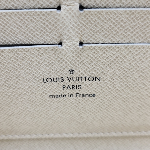 Louis Vuitton Damier Azur Zippy Long Wallet. Authentic.... - Picture 7 of 14